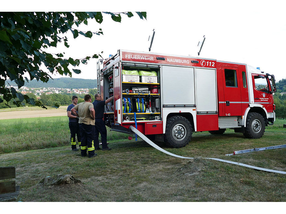 Naumburger Jugendfeuerwehr hilft an der Weingartenkapelle (Foto: Karl-Franz Thiede)